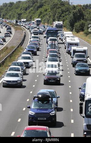 GV der Autobahn M5 zwischen Cheltenham und Gloucester Übersicht urlaub Verkehrsbehinderungen northbound - 28.7.2018 Bild von Antony Thompson - tausend Wort Stockfoto