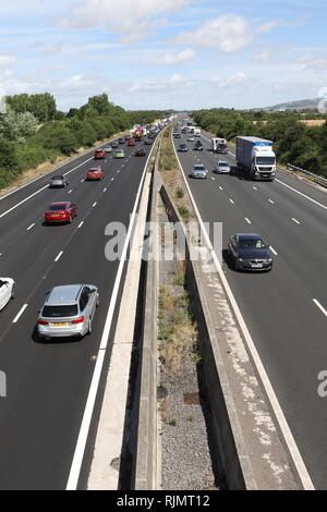 GV der Autobahn M5 zwischen Cheltenham und Gloucester Übersicht urlaub Verkehrsbehinderungen northbound - 28.7.2018 Bild von Antony Thompson - tausend Wort Stockfoto