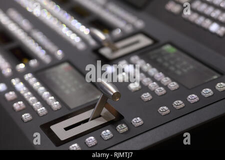 Detailansicht des digitalen Video Switcher Control Panel. Selektive konzentrieren. Stockfoto