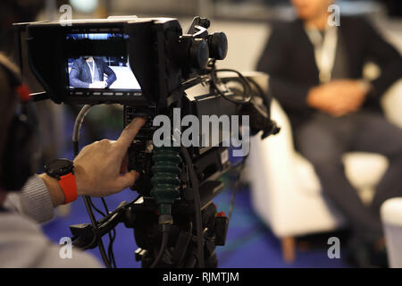 Aufzeichnung von einem Interview im TV-Studio. Selektive konzentrieren. Stockfoto
