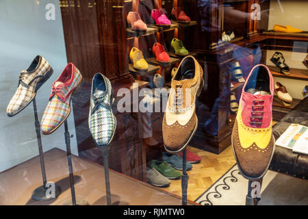 London England Vereinigtes Königreich Großbritannien Mayfair Piccadilly Burlington Arcade Shopping Shopper Shopper Shop Shops Markt Märkte Marktplac Stockfoto