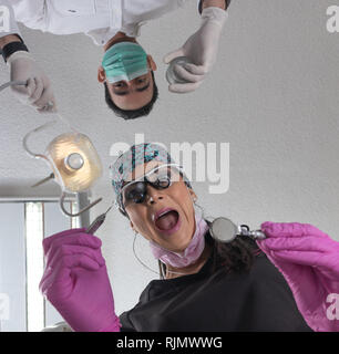 Kinderarzt Zahnarzt an seinen Patienten, Patient View Stockfoto