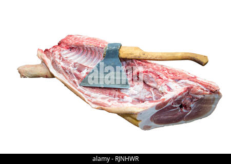 Große ax für das Zerkleinern von Fleisch, Fleisch Karkasse. Auf weissem Hintergrund. Große Stück Fleisch. Metzger Beruf Stockfoto