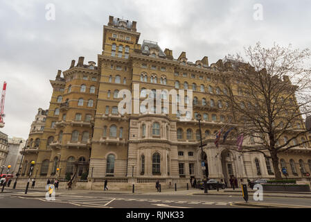 Das Langham Hotel in Portland Place in Marylebone, in der Nähe von Oxford Circus, Regent Street und Bond Street. London, England. Stockfoto