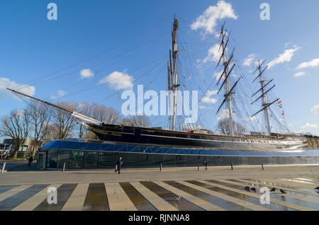 Blick auf die Cutty Sark, Museum rund um die Namensgebende Schiff, mit Tee aus Asien zu Viktorianischen Großbritannien zu angeordnet. Greenwich, London, England. Stockfoto