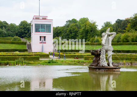 Hercules Teich mit der Globe House, Schloss Gottorf, Schlosspark, Schleswig, Schleswig-Holstein, Deutschland, Europa Stockfoto