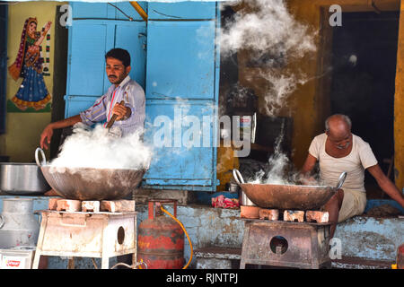 Indische Street Food, Bundi, Rajasthan, Indien Stockfoto