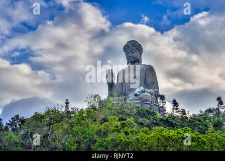 Die Big Budda und das Po Lin Kloster auf der Insel Lantau, Hongkong, China, Asien. Stockfoto