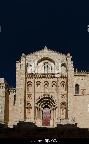 Portada del Obispo Catedral de Zamora Stockfoto