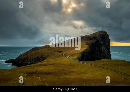 Die Landschaft rund um Neist Point Lighthouse, einer der berühmtesten Attraktion in Isle of Skye, Schottland, Vereinigtes Königreich Stockfoto