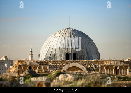 Tolle Aussicht auf den schönen Palast der Umayyaden in der Zitadelle von Amman, Jordanien. Der umayyaden Palast ist ein großes palastartigen Komplex aus der Omaijaden-periode. Stockfoto