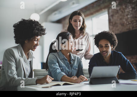 Gruppe von Unternehmern Crowdfunding Stockfoto