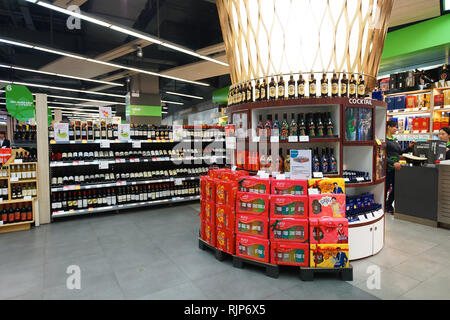 SHENZHEN, China - Februar 05, 2016: Innenraum der Blt Markt in ShenZhen. Blt ein Akronym für "besseres Leben zusammen." Stockfoto