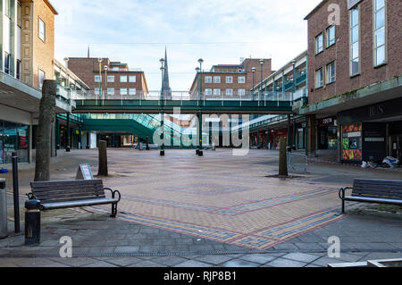 Auf der Suche nach dem Brunnen der oberen Fußgängerzone, in Coventry City Centre vor Pläne für Re - Entwicklung der des 21. Jahrhunderts zu bringen. Stockfoto