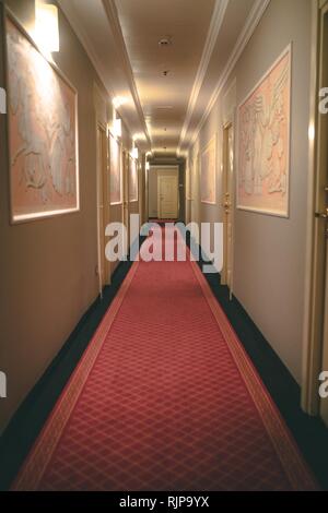 Schicker Hotelflur Stockfoto