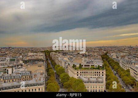 Avenue Hoche und Avenue de Friedland zwei großen Pariser Boulevards Ventilator aus dem Arc de Triomphe, Paris, Frankreich Stockfoto