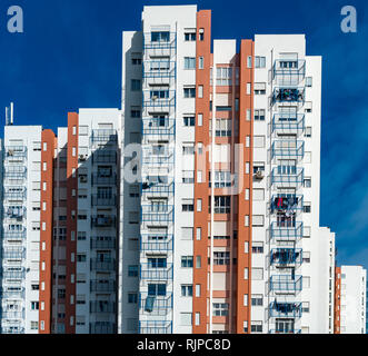 Typische bunte Haus in einem Vorort von Lissabon Portugal Stockfoto