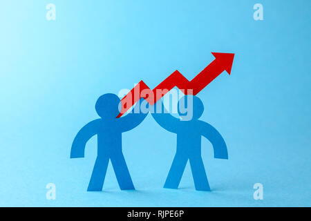 Business Team und roten Pfeil nach oben. Umsatz wachstum und Wachstum graph. Stockfoto
