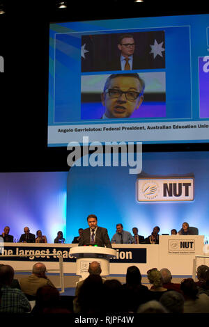 Angelo Gavrielatos Bundespräsident der Australischen spricht an der Mutter-Konferenz in Brighton am 18. April 2014. Stockfoto