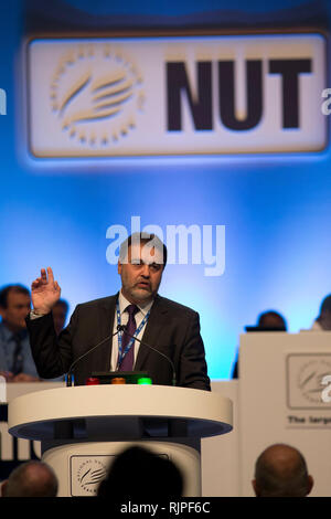 Angelo Gavrielatos Bundespräsident der Australischen spricht an der Mutter-Konferenz in Brighton am 18. April 2014. Stockfoto