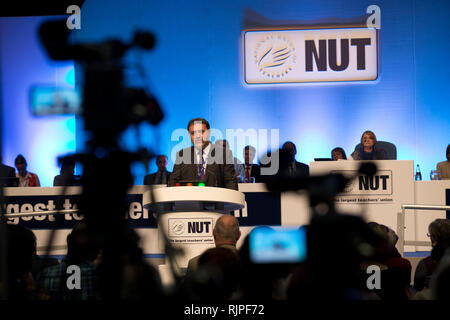 Angelo Gavrielatos Bundespräsident der Australischen spricht an der Mutter-Konferenz in Brighton am 18. April 2014. Stockfoto