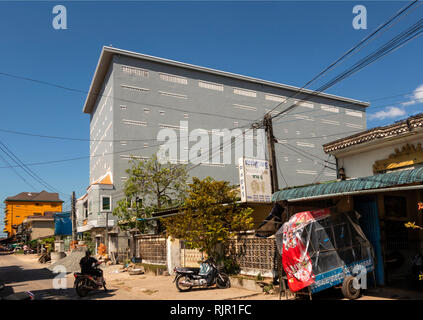 Kambodscha, Preah Koh Kong, Stadtzentrum, hoch drei Geschichte Erweiterung über Haus Birds Nest Suppe schwälbchen Stockfoto