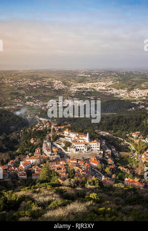 Landschaft mit entfernten Blick, Hohe Betrachtungswinkel, Sintra, Lissabon, Portugal Stockfoto