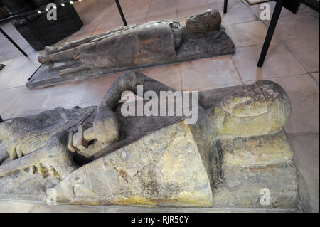 William Marshal, 1st Earl of Pembroke Bildnis und William Marshal, 2. Earl of Pembroke, Bildnis im romanischen Tempel Kirche Erbaut 1185 durch Ritter Templa Stockfoto