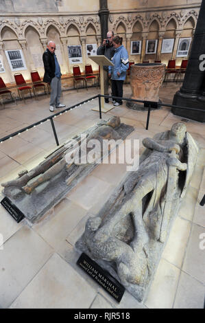 William Marshal, 1st Earl of Pembroke Bildnis und William Marshal, 2. Earl of Pembroke, Bildnis im romanischen Tempel Kirche Erbaut 1185 durch Ritter Templa Stockfoto