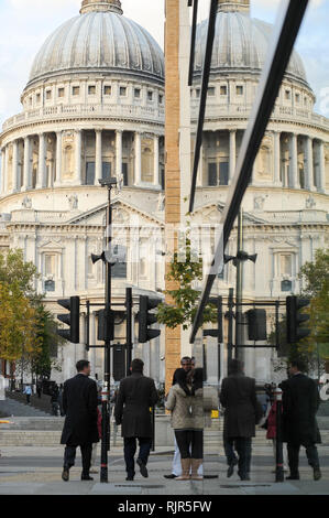 Barocke St. Paul's Kathedrale gebaut 1697 von Christopher Wren auf Ludgate Hill, London, England, Vereinigtes Königreich. 28 Oktober 2008 © wojciech Strozyk/ Stockfoto