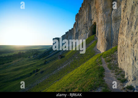 Am Abend in den Bergen von AK-Kaya, Krim Stockfoto