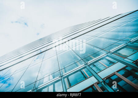 Abstrakte Fragment der modernen Architektur, Wände aus Glas Stockfoto