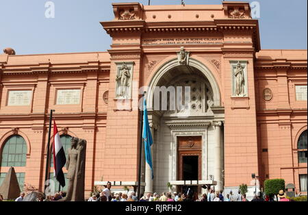 Das Museum ägyptischer Altertümer, allgemein bekannt als das Ägyptische Museum oder das Museum von Kairo, in Kairo, Ägypten, beherbergt eine umfangreiche Sammlung von alten ägyptischen Altertümer. Es hat 120.000 Artikeln, mit einer repräsentativen Menge auf der Anzeige, der Rest in Lagerräumen. Stockfoto