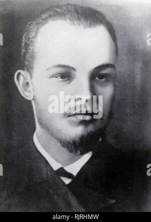 Wladimir Iljitsch Uljanov, alias Lenin (1870-1924), Russische kommunistische Revolutionär, Politiker und politische Theoretiker bekannt. Er diente als Regierungschef der Sowjetunion von 1917 bis 1924 und der Sowjetunion von 1922 bis 1924. Unter seiner Verwaltung, Russland und dann die Sowjetunion wurde eine Partei kommunistischen Staat, der von der russischen Kommunistischen Partei regiert. Ideologisch eine marxistische, entwickelte er politische Theorien bekannt als Leninismus. Stockfoto