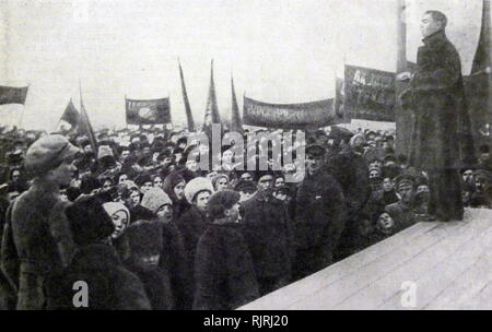 Treffen der streikenden Arbeiter Tverduring der Russischen Revolution. 1917 Stockfoto