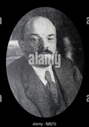 Wladimir Iljitsch Uljanov, alias Lenin (1870-1924), Russische kommunistische Revolutionär, Politiker und politische Theoretiker bekannt. Er diente als Regierungschef der Sowjetunion von 1917 bis 1924 und der Sowjetunion von 1922 bis 1924. Unter seiner Verwaltung, Russland und dann die Sowjetunion wurde eine Partei kommunistischen Staat, der von der russischen Kommunistischen Partei regiert. Ideologisch eine marxistische, entwickelte er politische Theorien bekannt als Leninismus. Stockfoto