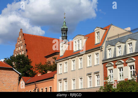 Polen - Bydgoszcz, Stadt in Kuyavia (kujawien) Region. Alte Häuser und eine Kirche. Stockfoto