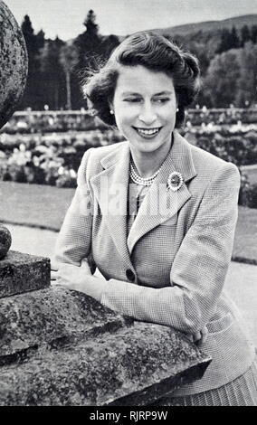 Foto aufgenommen von Studio Lisa, die Queen Elizabeth II im Balmoral in Schottland 1953 Stockfoto