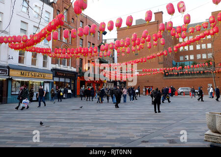 London, Großbritannien. 7 Feb, 2019. Vorbereitungen am London China Town das Jahr des Schweins zu feiern, der am Sonntag wird die 10. stattfinden. Credit: Yanice Idir/Alamy leben Nachrichten Stockfoto