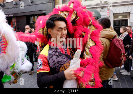 London, Großbritannien. 7 Feb, 2019. Vorbereitungen am London China Town das Jahr des Schweins zu feiern, der am Sonntag wird die 10. stattfinden. Credit: Yanice Idir/Alamy leben Nachrichten Stockfoto