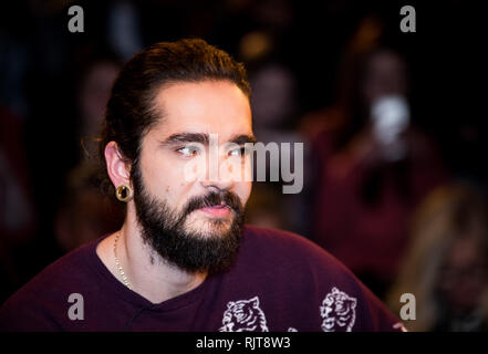 Hamburg, Deutschland. 06 Feb, 2019. Tom Kaulitz von der Band Tokio Hotel zu einem Fotoshooting nach der Aufzeichnung der ZDF-Talkshow 'Markus Lanz'. Credit: Christian Charisius/dpa/Alamy leben Nachrichten Stockfoto