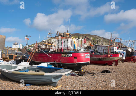 Fischerboote auf Hastings die Stadt Stade Fischer Strand, East Sussex, Großbritannien Stockfoto