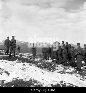 Wehrmacht Heer Gebirgsjäger Ausbildung mit Maschinengewehr MG 08 - deutsche Armee Berg Truppen Training mit Maschinengewehr MG 08. Stockfoto