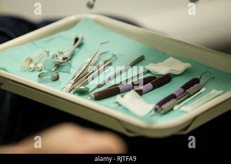 Details Mit stomatologische Medizin Instrumente am Zahnarzt Stockfoto
