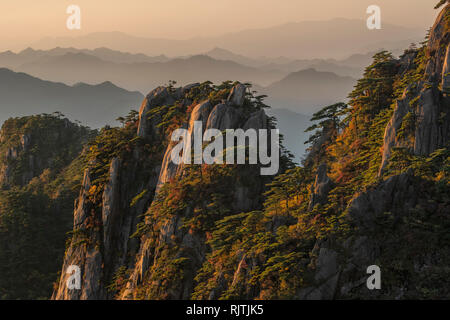 Asien; China; Chinesisch; Provinz Anhui; Mount Huangshan; UNESCO; Weltkulturerbe; Gelb Berg; Stockfoto