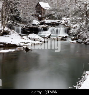 Winter geschossen von der Lichtung Creek Grist Mill Fayette County WV Stockfoto