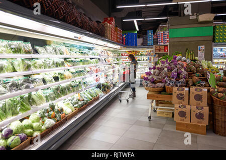 SHENZHEN, China - Februar 05, 2016: Innenraum der Blt Markt in ShenZhen. Blt ein Akronym für "besseres Leben zusammen." Stockfoto