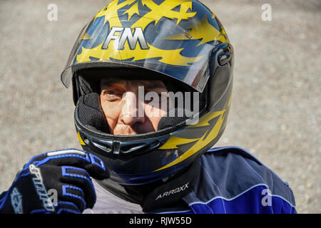 In Gabrovo, Bulgarien - 16. September 2018: Valentin Zankow warten auf den 'GO'-Zeichen nach einem Treiber ändern bei den 12 Stunden von Bulgarien Ausdauer Kart Stockfoto