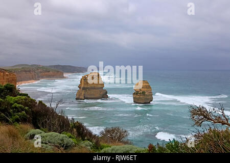 Besuchen sie Australien. Scenics und Blick entlang der Great Ocean Road und die Zwölf Apostel. Stockfoto