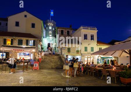 Clock Tower in der Altstadt, Herceg Novi, Bucht von Kotor, Montenegro Stockfoto